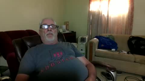 Snapshot of prlbob77 chatting on September 27, 6:28 pm prlbob77 online show from September 27, 6:28 pm