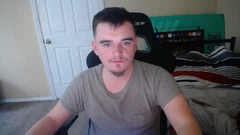 pumpkin_smash69 online show from April 4, 9:23 pm