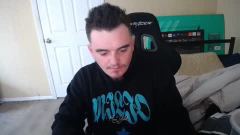 pumpkin_smash69 online show from April 3, 8:27 pm