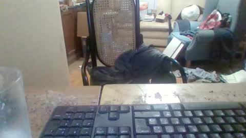 Snapshot of pup_y chatting on October 22, 7:05 pm pup_y online show from October 22, 7:05 pm