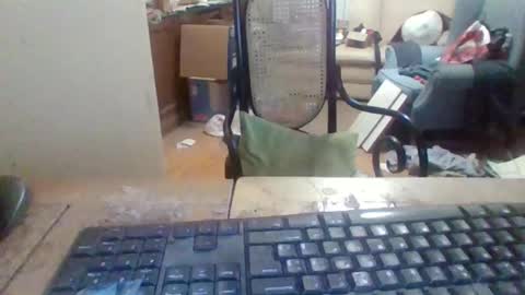 Snapshot of pup_y chatting on October 24, 7:04 pm pup_y online show from October 24, 7:04 pm