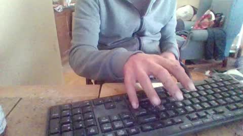 Snapshot of pup_y chatting on October 17, 8:40 am pup_y online show from October 17, 8:40 am