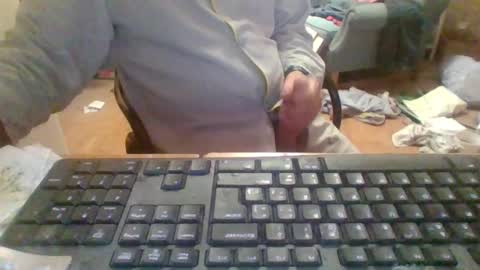 Snapshot of pup_y chatting on October 26, 6:37 am pup_y online show from October 26, 6:37 am