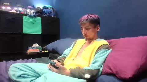 Alpha Pup Sparky online show from December 5, 7:26 am