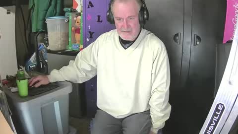 Mark online show from December 13, 7:10 pm