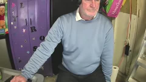 Mark online show from January 28, 6:49 pm