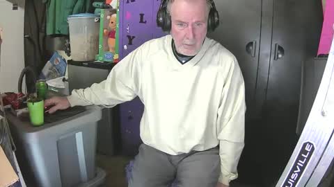 Mark online show from December 14, 8:23 am