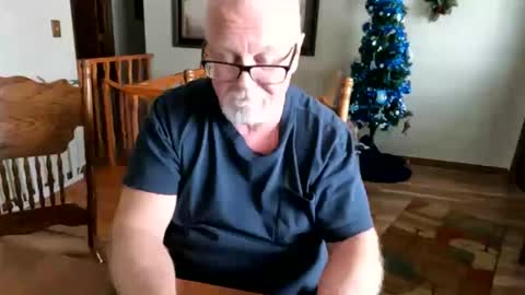 pussylover1365 online show from February 14, 9:32 pm