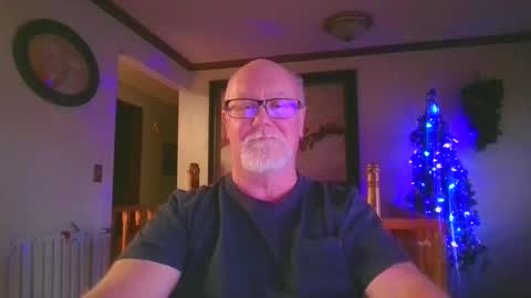pussylover1365 online show from February 5, 10:33 pm