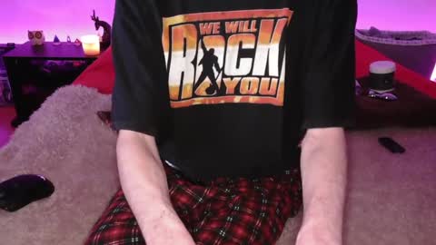 Snapshot of pussylover2182 chatting on February 4, 6:04 am pussylover2182 online show from February 4, 6:04 am