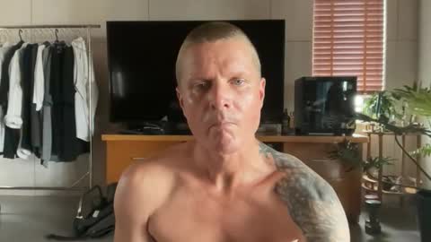 rabbit_eyes69 online show from April 29, 8:19 am