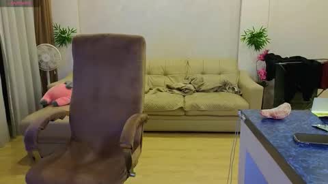 Jess  John online show from January 14, 6:33 pm