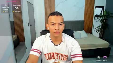 Snapshot of rafa_cruz chatting on September 20, 12:27 pm rafa_cruz online show from September 20, 12:27 pm