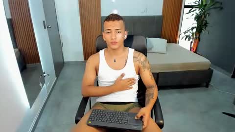 Snapshot of rafa_cruz chatting on September 12, 6:41 pm rafa_cruz online show from September 12, 6:41 pm