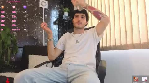 R A F A E L online show from April 28, 8:13 pm