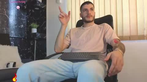 R A F A E L online show from June 12, 8:39 pm