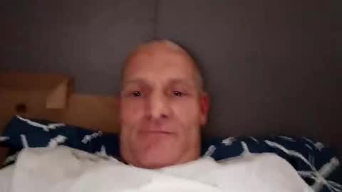 Snapshot of ragingzef69 chatting on January 3, 11:23 pm Bigthickdickinvic online show from January 3, 11:23 pm