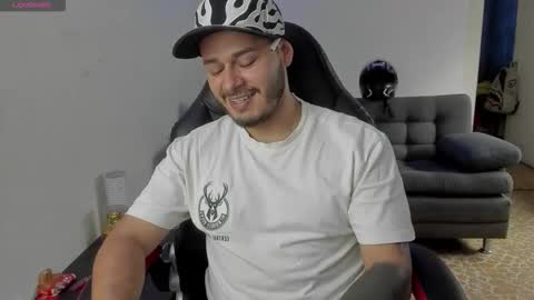 ragnar_lothbrok77 online show from April 18, 9:15 pm