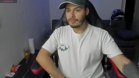 ragnar_lothbrok77 online show from April 28, 3:22 am