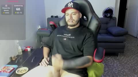 ragnar_lothbrok77 online show from December 22, 11:35 pm