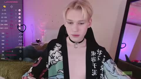Snapshot of rainbow__salt chatting on December 17, 10:44 am Mike online show from December 17, 10:44 am