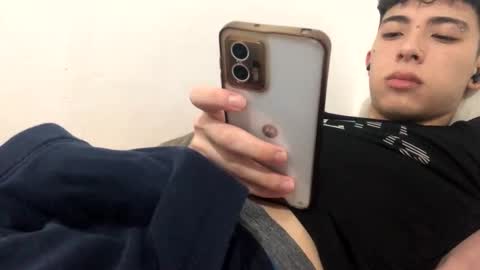 ramiroo2312 online show from November 15, 2:46 am