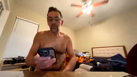 ranuzzi26 online show from December 20, 1:46 am