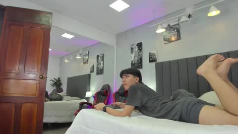 Raphael Nyon online show from March 2, 3:50 am