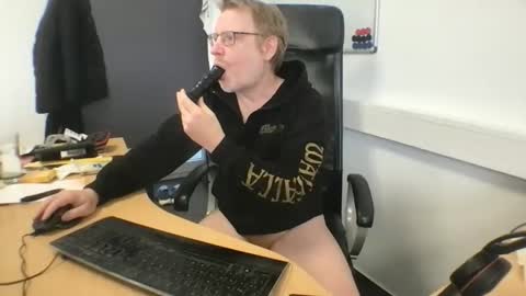 Raunchy me online show from February 23, 2:30 pm