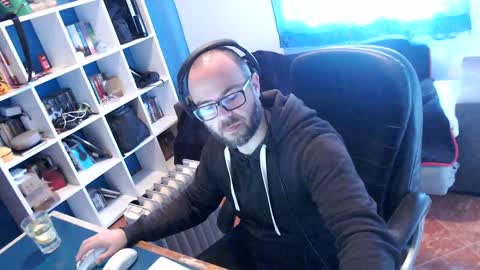 Snapshot of ravingr3d3 chatting on December 24, 9:06 am ravingr3d3 online show from December 24, 9:06 am