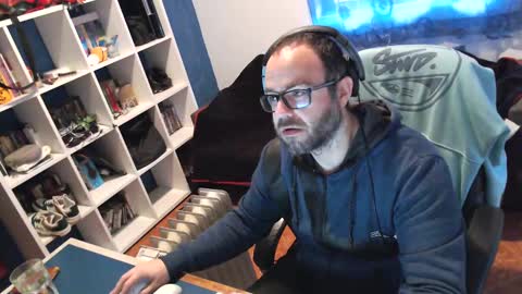 Snapshot of ravingr3d3 chatting on February 11, 9:09 am ravingr3d3 online show from February 11, 9:09 am