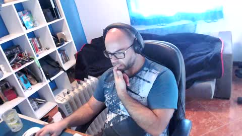 Snapshot of ravingr3d3 chatting on December 4, 9:07 am ravingr3d3 online show from December 4, 9:07 am