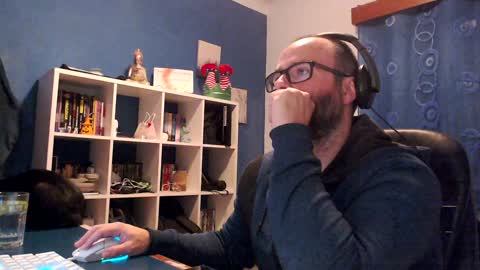 Snapshot of ravingr3d3 chatting on December 26, 9:58 pm ravingr3d3 online show from December 26, 9:58 pm