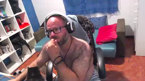 ravingr3d3 online show from June 11, 10:08 pm