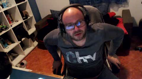 Snapshot of ravingr3d3 chatting on December 11, 12:24 am ravingr3d3 online show from December 11, 12:24 am