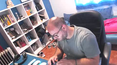 Snapshot of ravingr3d3 chatting on September 19, 8:04 am ravingr3d3 online show from September 19, 8:04 am