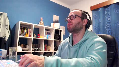 Snapshot of ravingr3d3 chatting on January 28, 10:45 pm ravingr3d3 online show from January 28, 10:45 pm