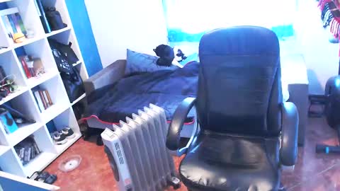 Snapshot of ravingr3d3 chatting on February 17, 11:02 am ravingr3d3 online show from February 17, 11:02 am
