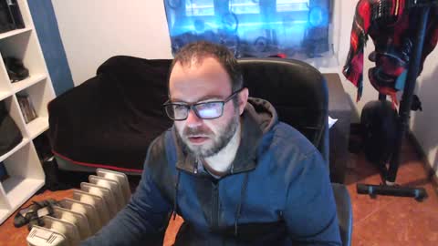 Snapshot of ravingr3d3 chatting on February 7, 9:05 am ravingr3d3 online show from February 7, 9:05 am