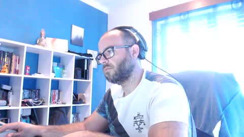 Snapshot of ravingr3d3 chatting on December 19, 9:51 am ravingr3d3 online show from December 19, 9:51 am