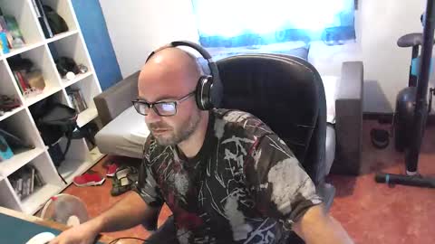 Snapshot of ravingr3d3 chatting on October 17, 1:15 pm ravingr3d3 online show from October 17, 1:15 pm