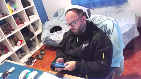 ravingr3d3 online show from January 15, 11:36 am