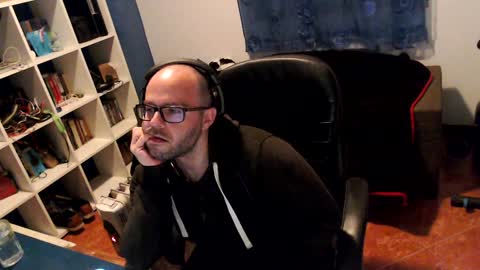Snapshot of ravingr3d3 chatting on December 5, 10:34 pm ravingr3d3 online show from December 5, 10:34 pm