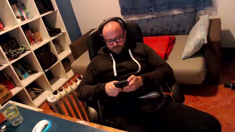 Snapshot of ravingr3d3 chatting on December 23, 9:51 pm ravingr3d3 online show from December 23, 9:51 pm