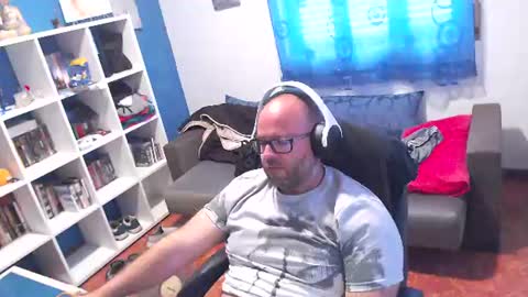 ravingr3d3 online show from June 25, 1:38 pm
