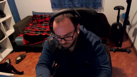 Snapshot of ravingr3d3 chatting on February 6, 7:07 pm ravingr3d3 online show from February 6, 7:07 pm