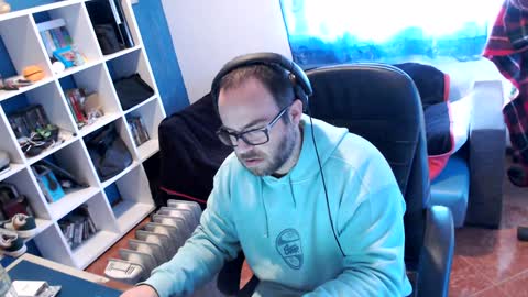 Snapshot of ravingr3d3 chatting on February 5, 9:15 am ravingr3d3 online show from February 5, 9:15 am