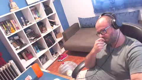 Snapshot of ravingr3d3 chatting on September 20, 4:18 pm ravingr3d3 online show from September 20, 4:18 pm