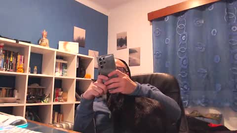 Snapshot of ravingr3d3 chatting on March 6, 10:15 pm ravingr3d3 online show from March 6, 10:15 pm