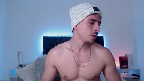 Snapshot of ray_weed chatting on October 16, 12:51 am Ray online show from October 16, 12:51 am